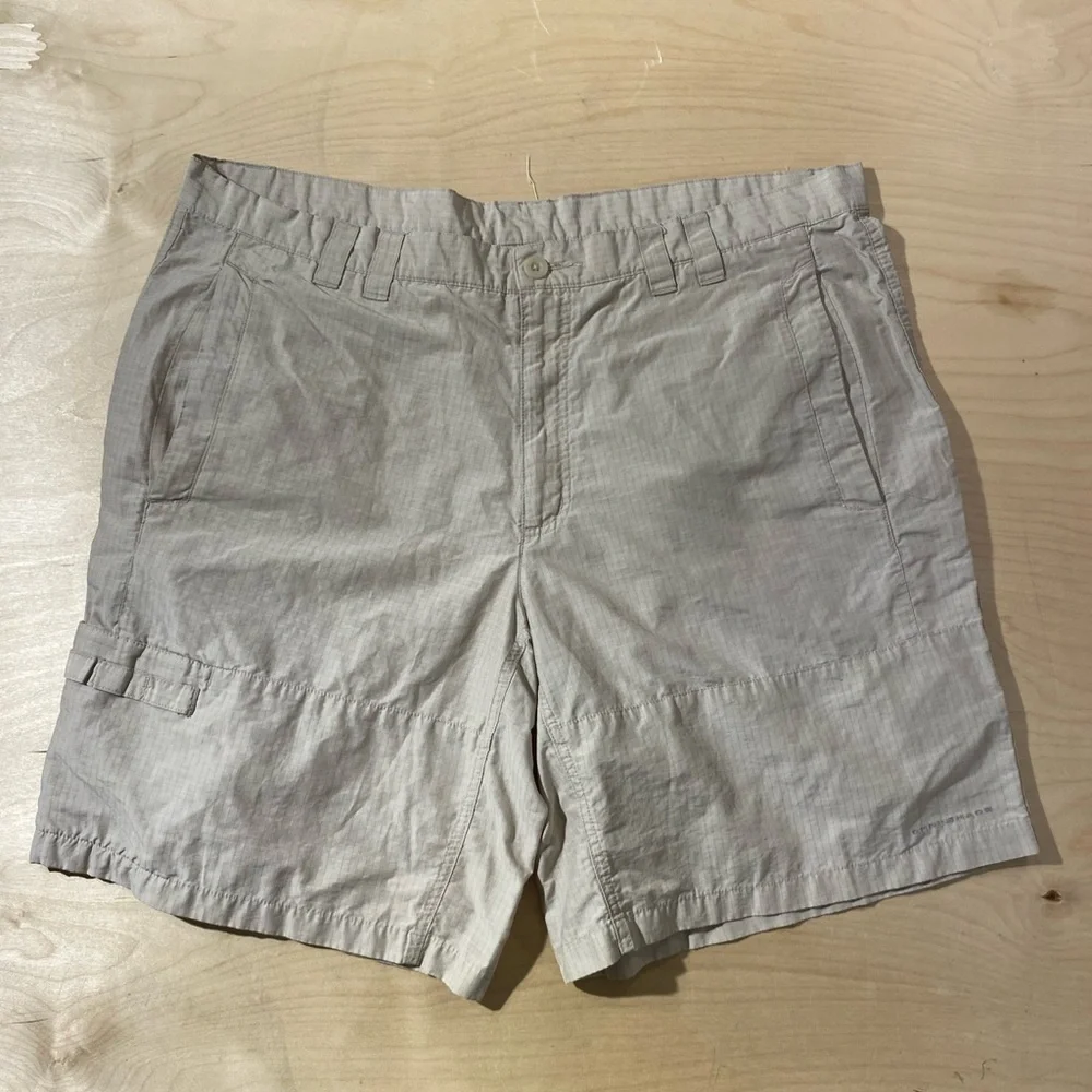 Columbia Men's Tan PFG  Cargo Shorts 42 (OM)
